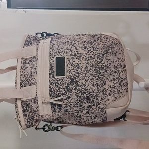 Lolë bag - crossbody/backpack convertable